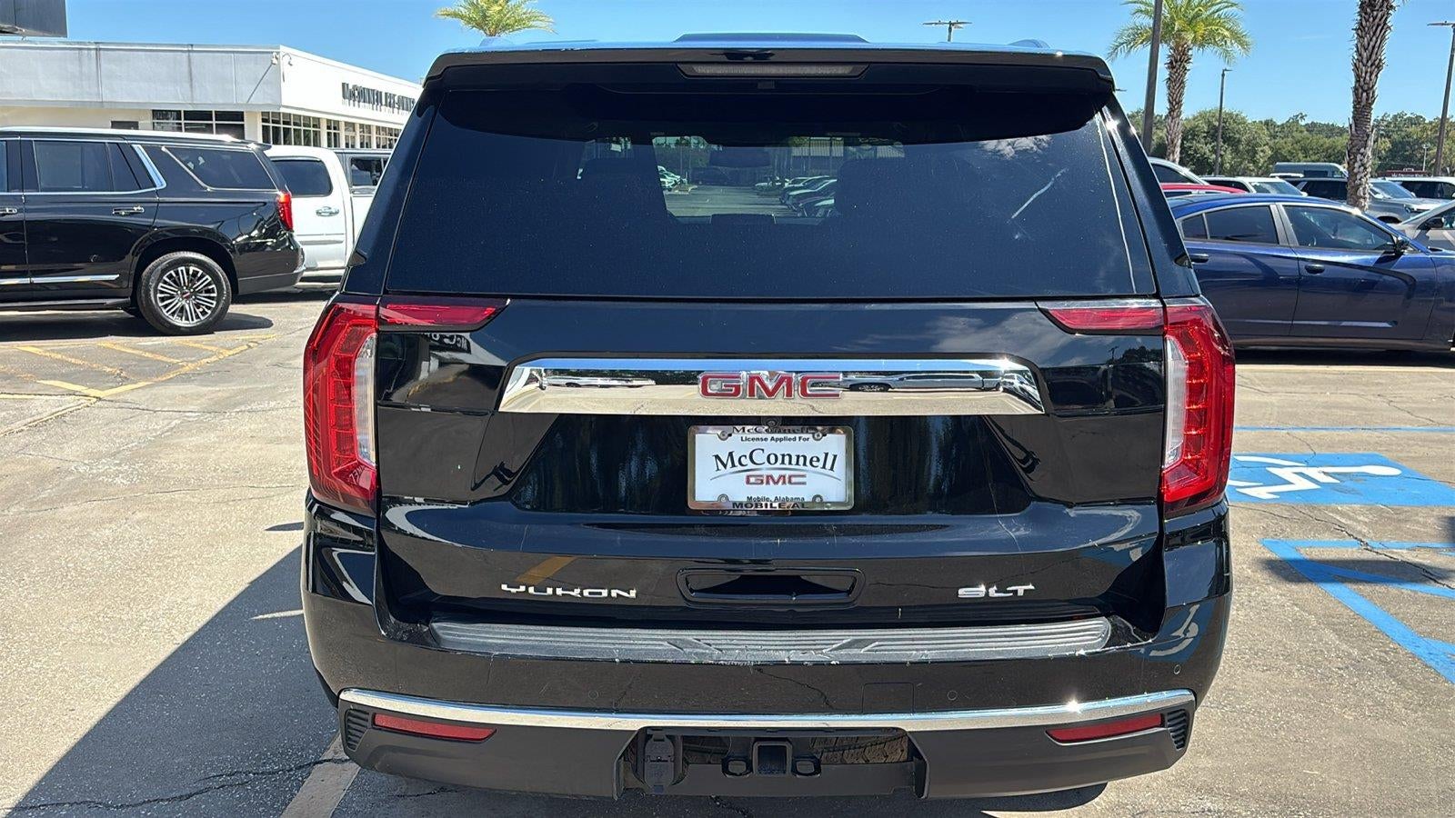 2023 GMC Yukon SLT