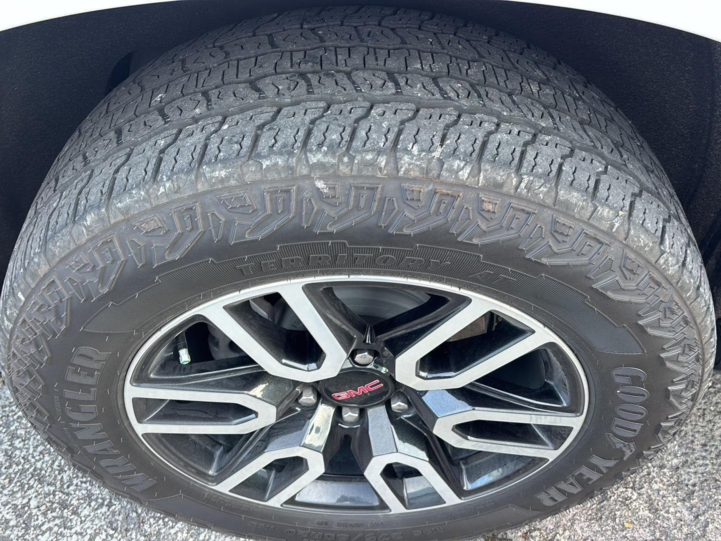 2024 GMC Yukon AT4