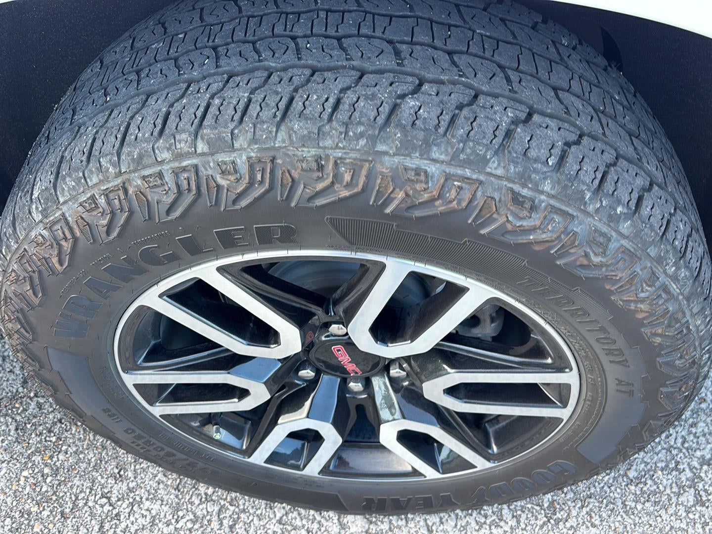 2024 GMC Yukon AT4