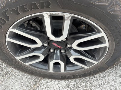 2024 GMC Yukon XL AT4