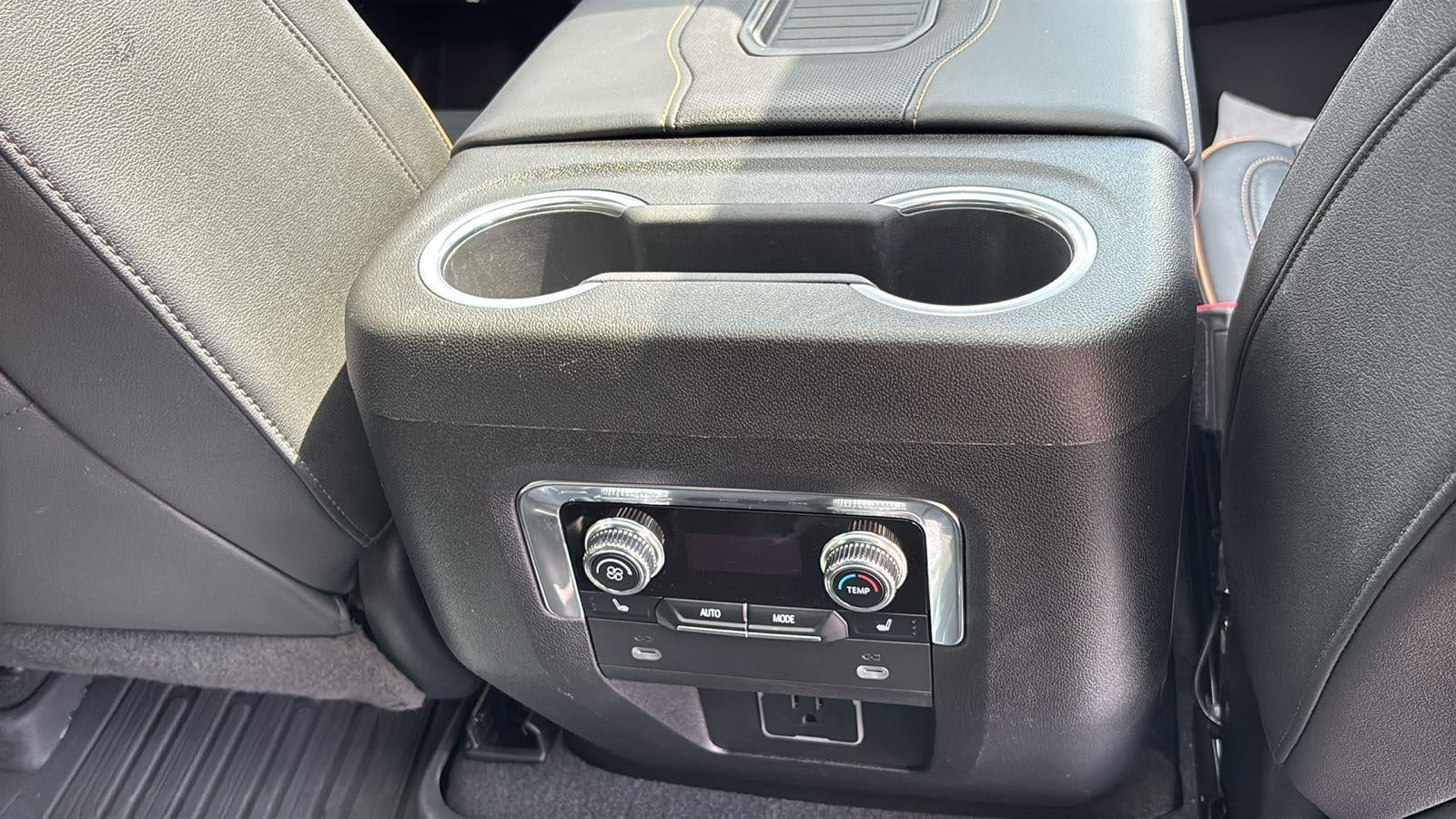 2024 GMC Yukon XL AT4