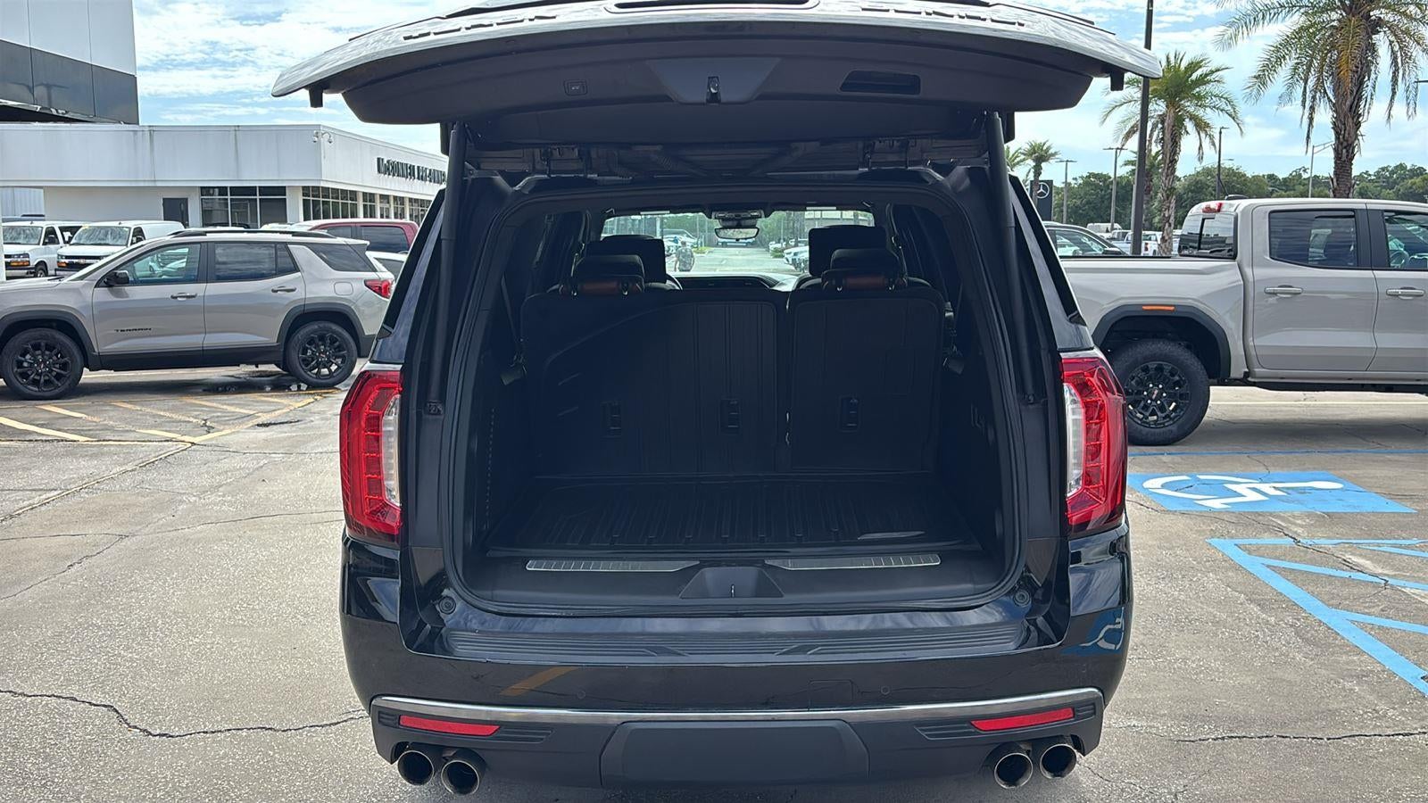2023 GMC Yukon XL Denali Ultimate
