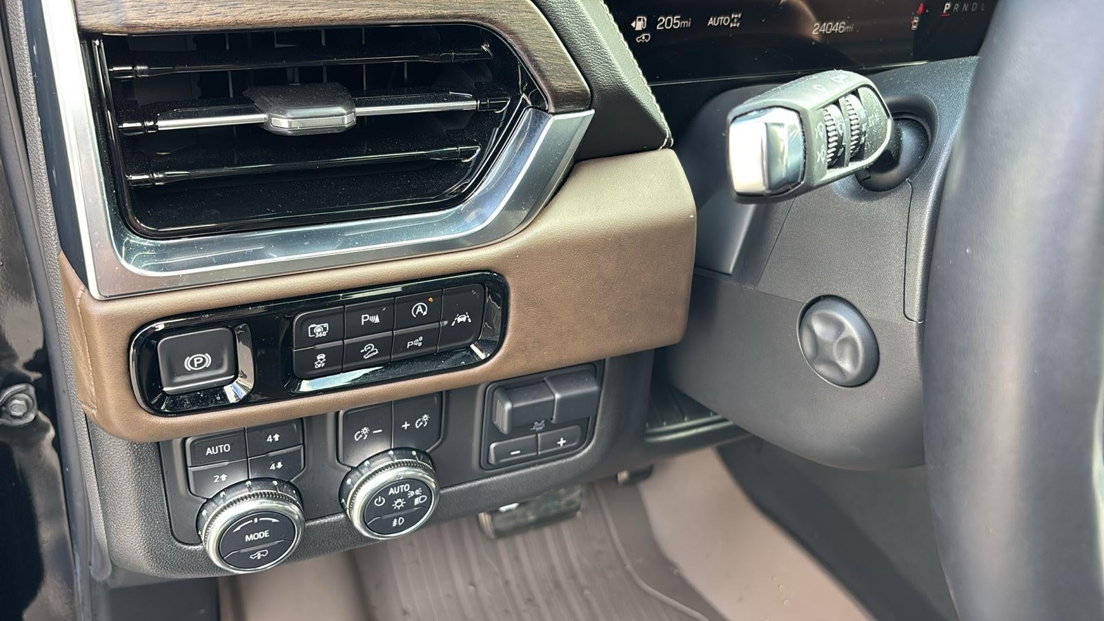 2025 GMC Yukon XL Denali Ultimate