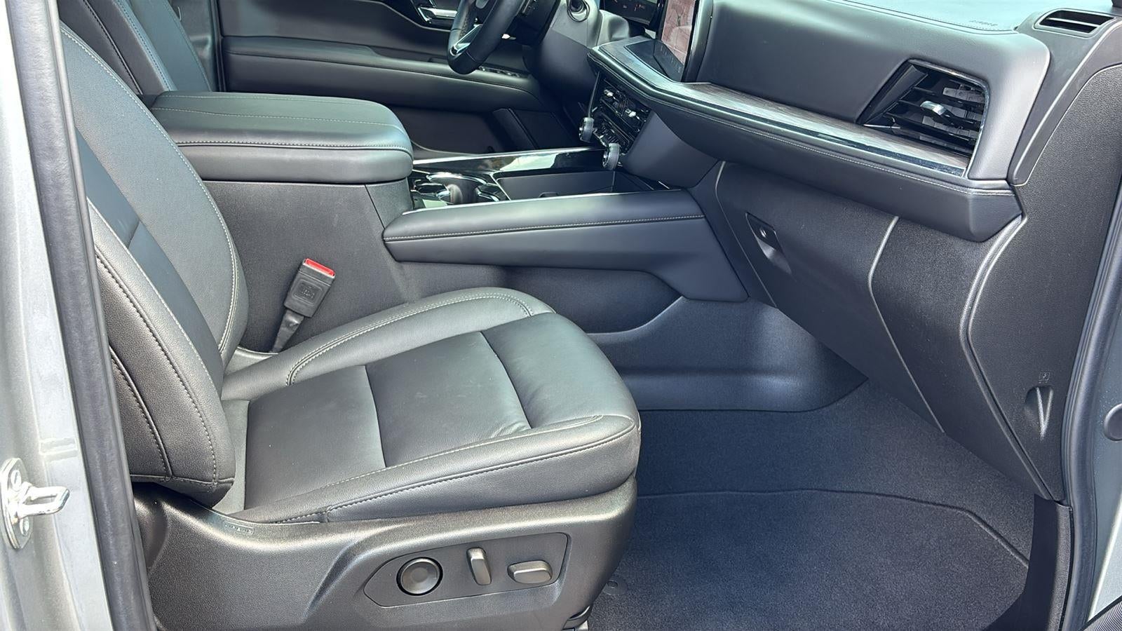 2025 Chevrolet Tahoe Z71 - Photo 24