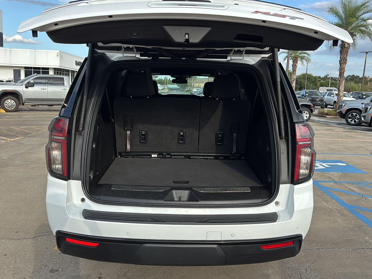 2024 Chevrolet Suburban RST