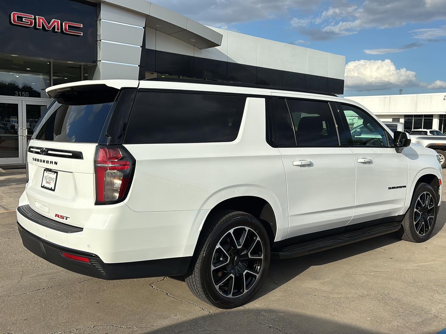 2024 Chevrolet Suburban RST