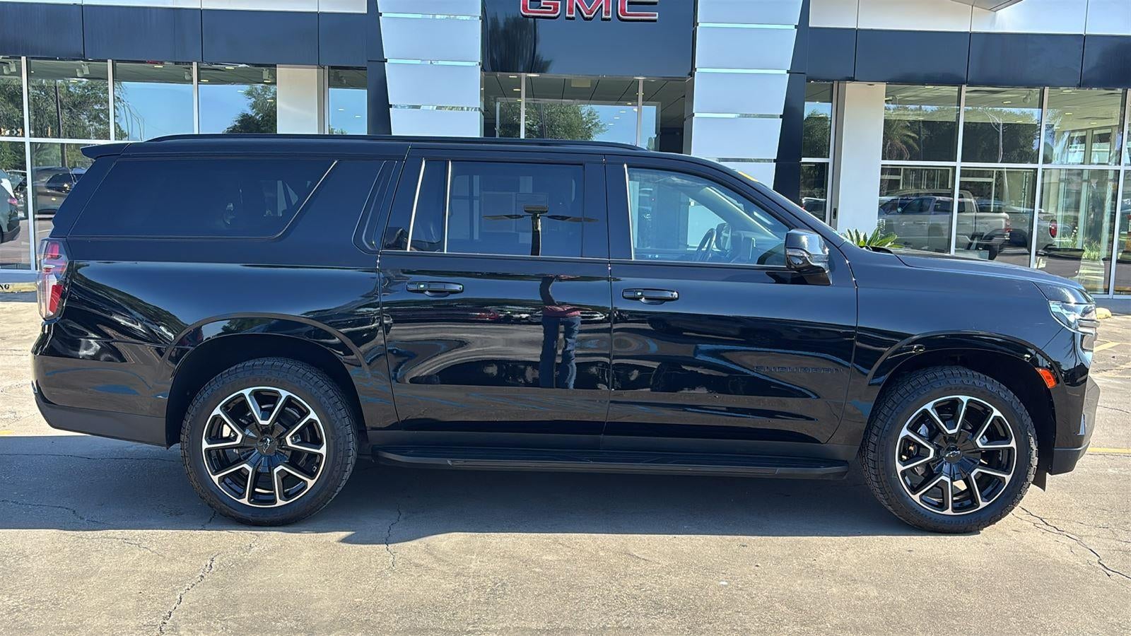 2021 Chevrolet Suburban RST