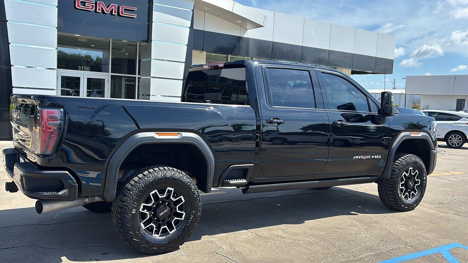 2025 GMC Sierra 2500HD AT4X - Photo 8