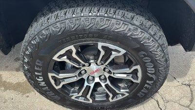 2025 GMC Canyon AT4