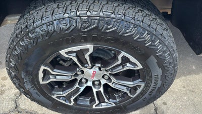 2025 GMC Canyon AT4