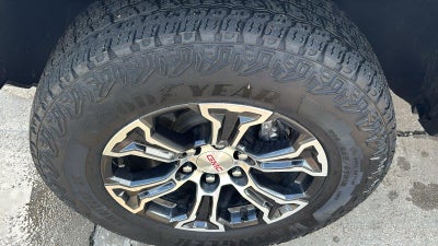 2025 GMC Canyon AT4