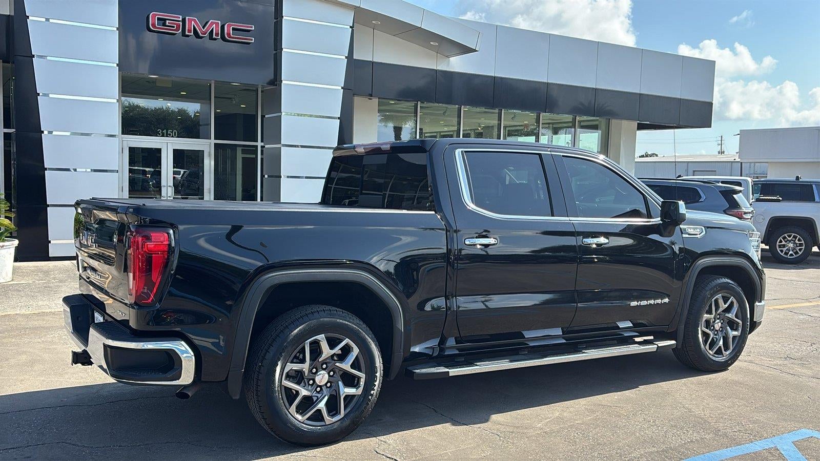 2022 GMC Sierra 1500 SLT