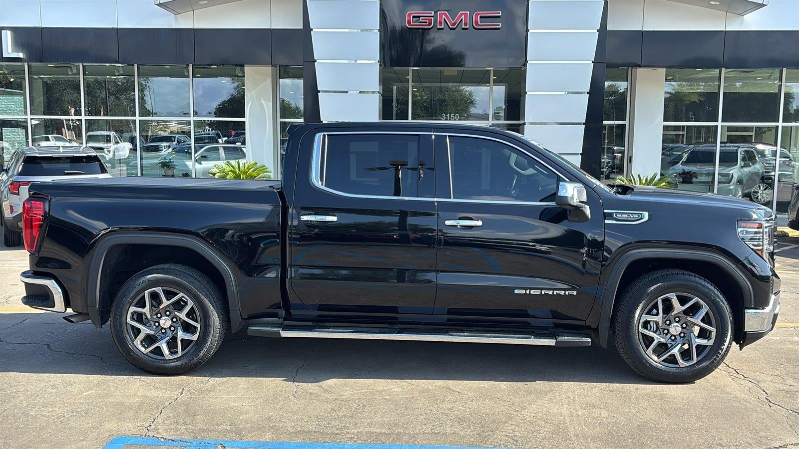 2022 GMC Sierra 1500 SLT