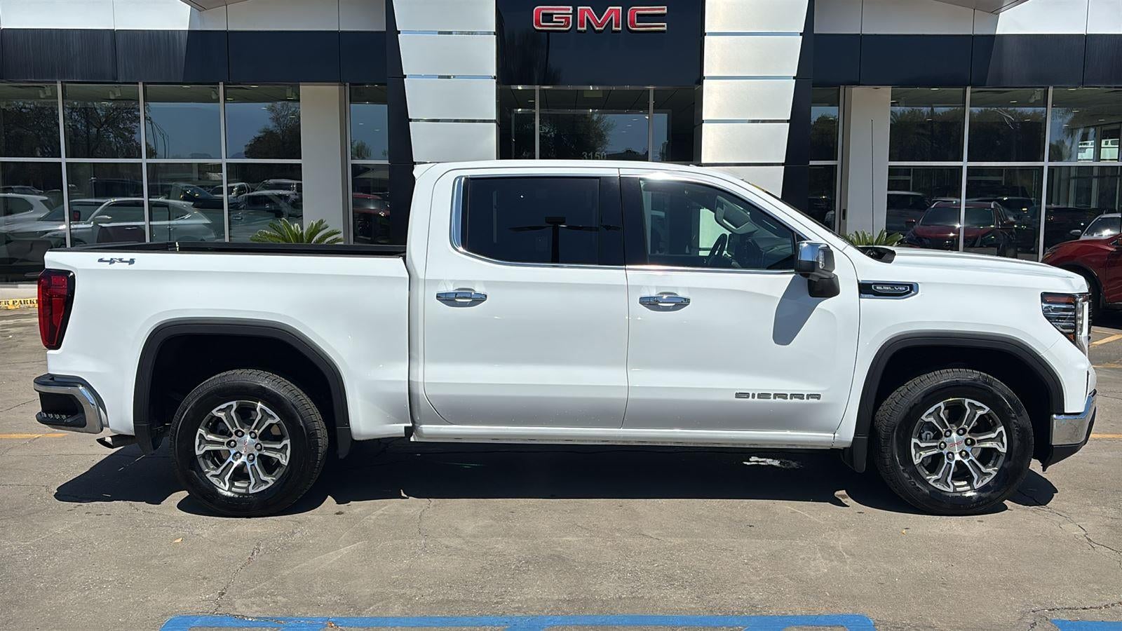 2025 GMC Sierra 1500 SLT