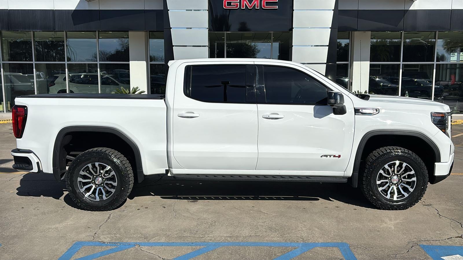2022 GMC Sierra 1500 AT4