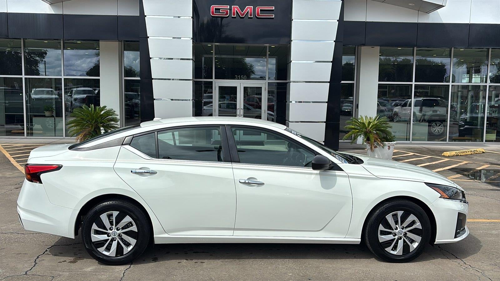 2025 Nissan Altima S FWD