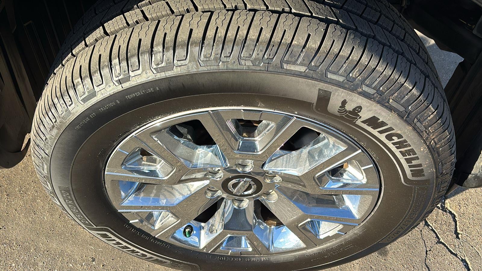 2020 Nissan TITAN Crew Cab SL 4x4