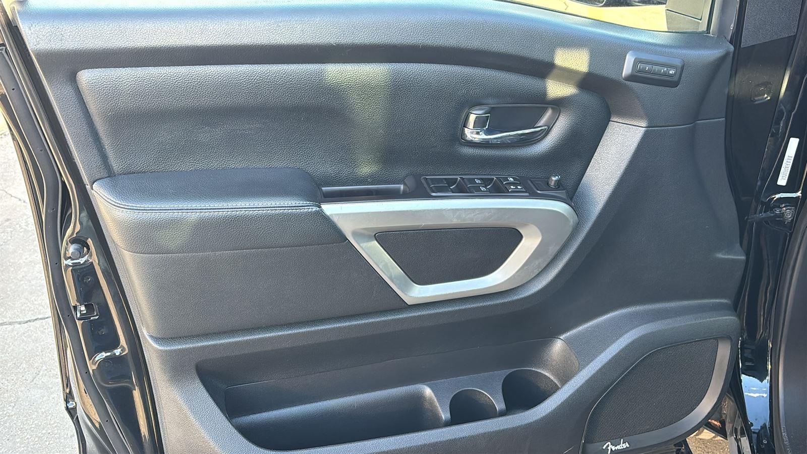 2020 Nissan TITAN Crew Cab SL 4x4