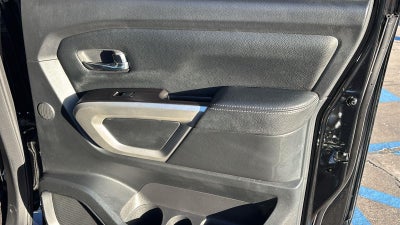 2020 Nissan TITAN Crew Cab SL 4x4