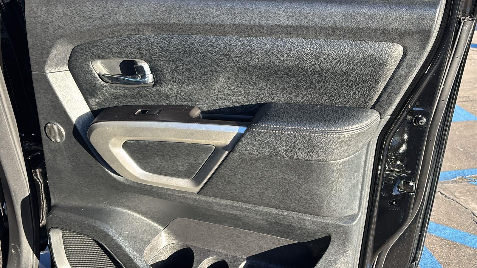 2020 Nissan TITAN Crew Cab SL 4x4