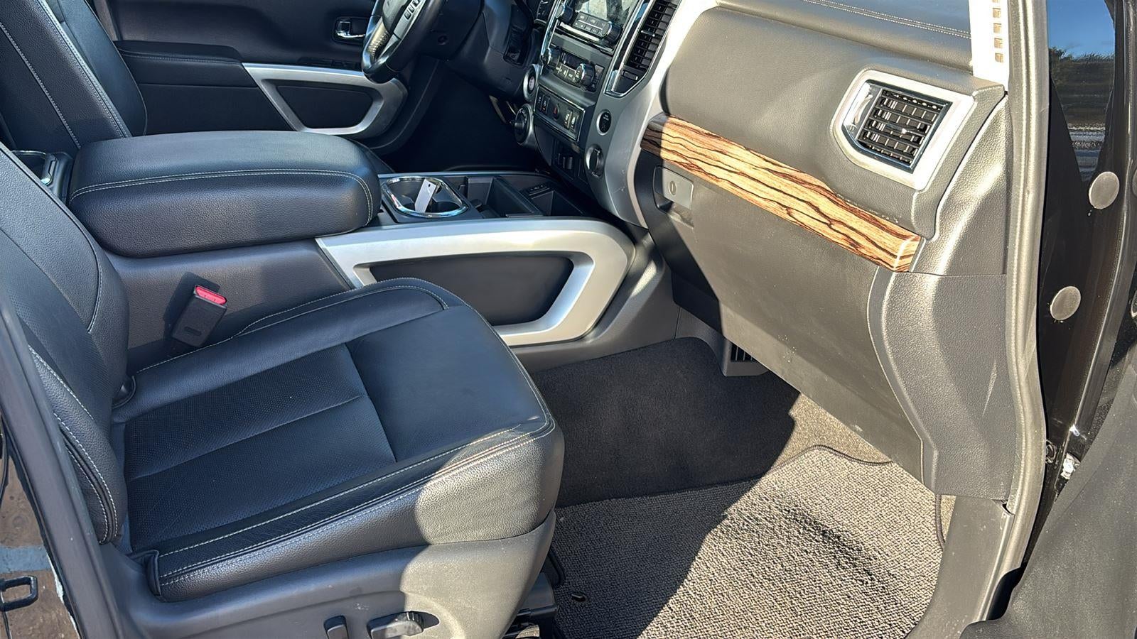 2020 Nissan TITAN Crew Cab SL 4x4