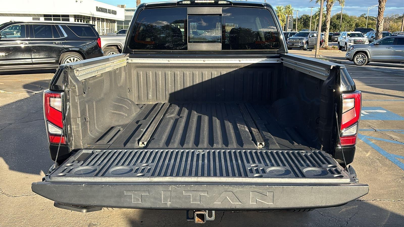 2020 Nissan TITAN Crew Cab SL 4x4