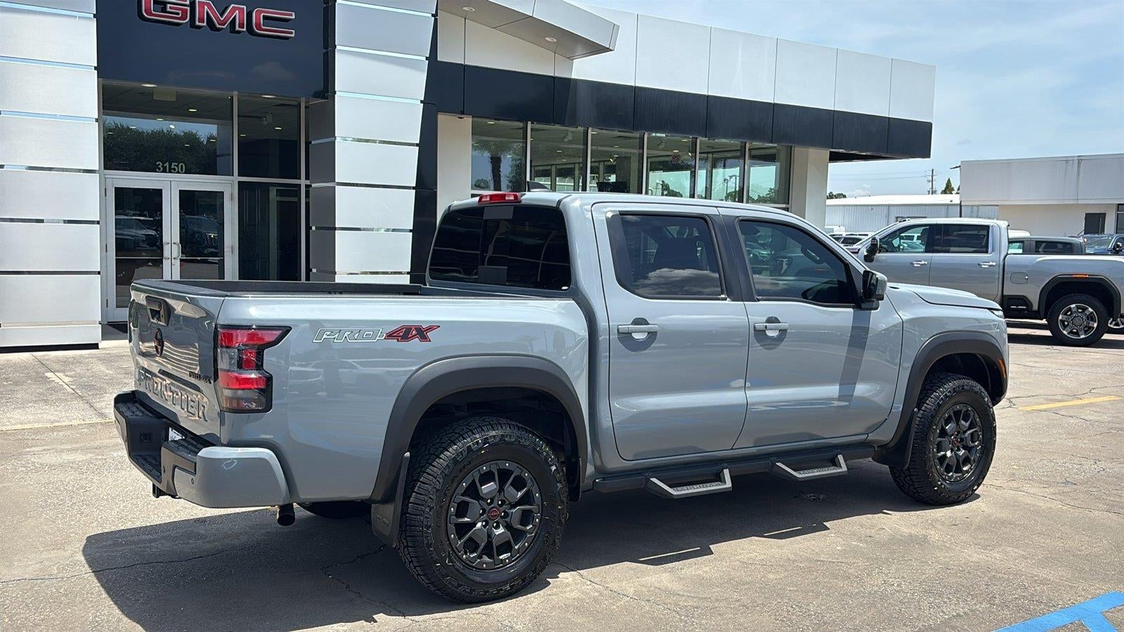 2023 Nissan Frontier Crew Cab PRO-4X 4x4