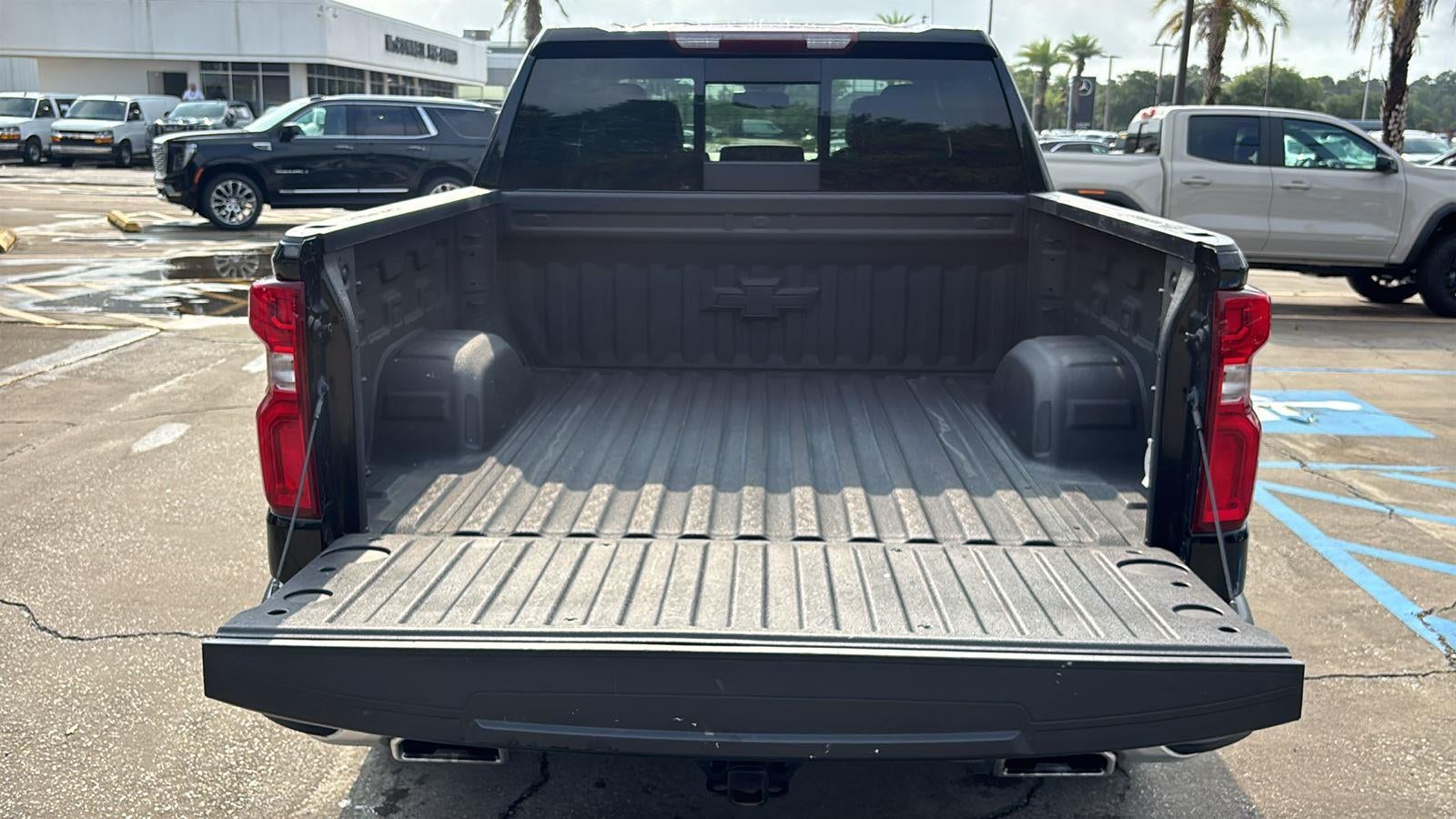 2023 Chevrolet Silverado 1500 LTZ - Photo 7