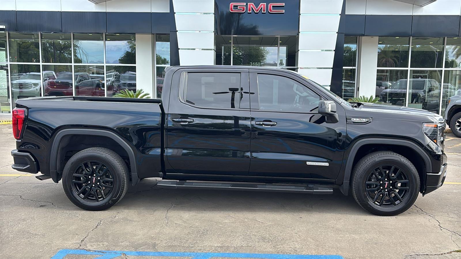 2025 GMC Sierra 1500 Elevation