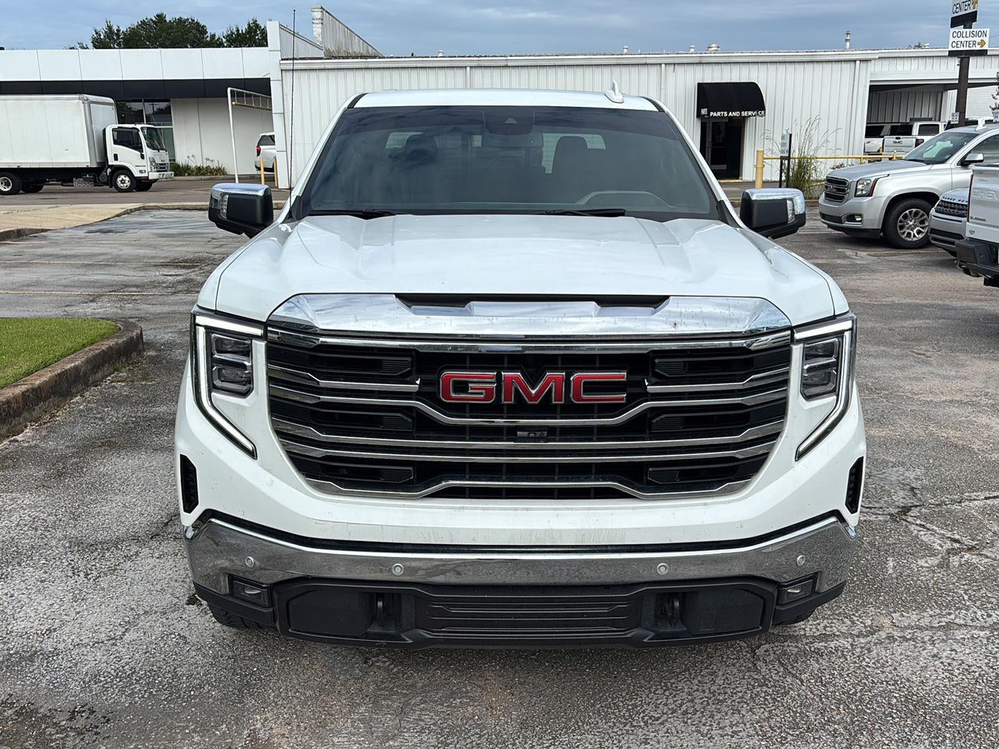 2025 GMC Sierra 1500 SLT
