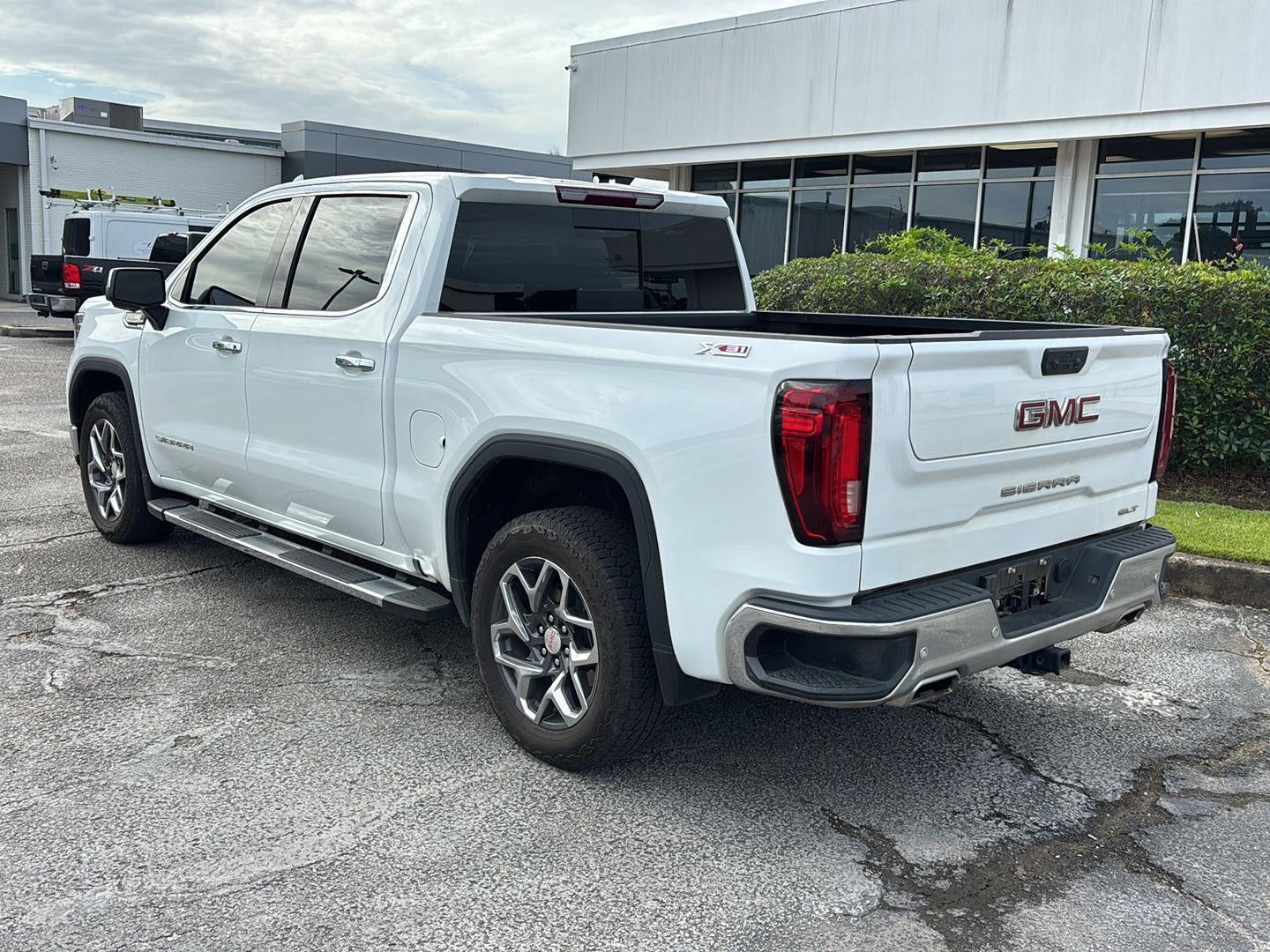 2025 GMC Sierra 1500 SLT