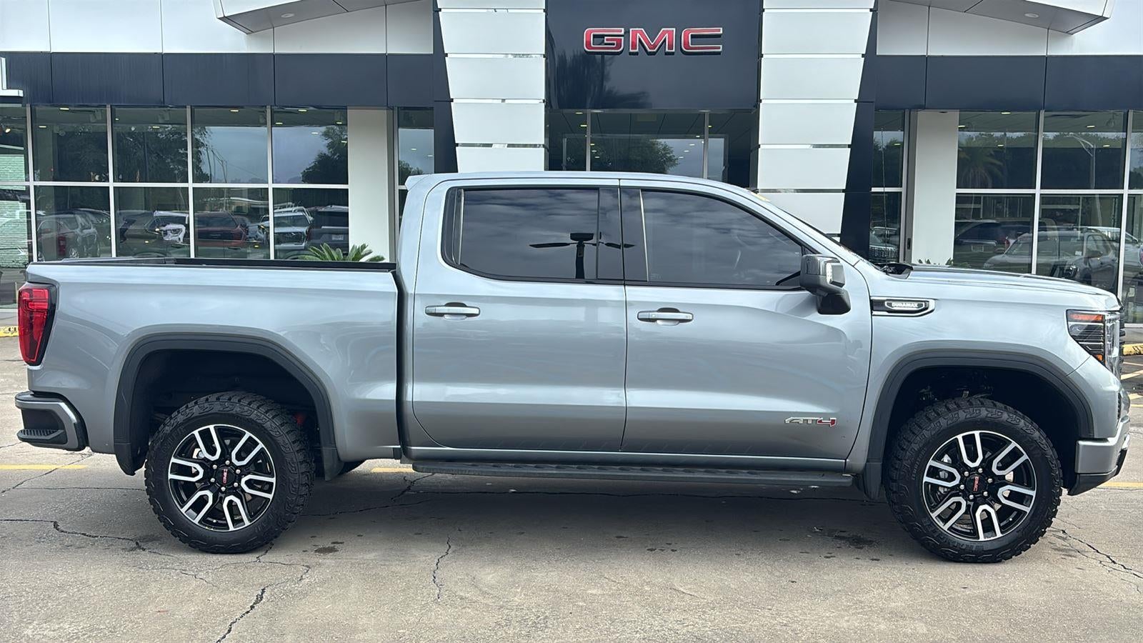 2025 GMC Sierra 1500 AT4