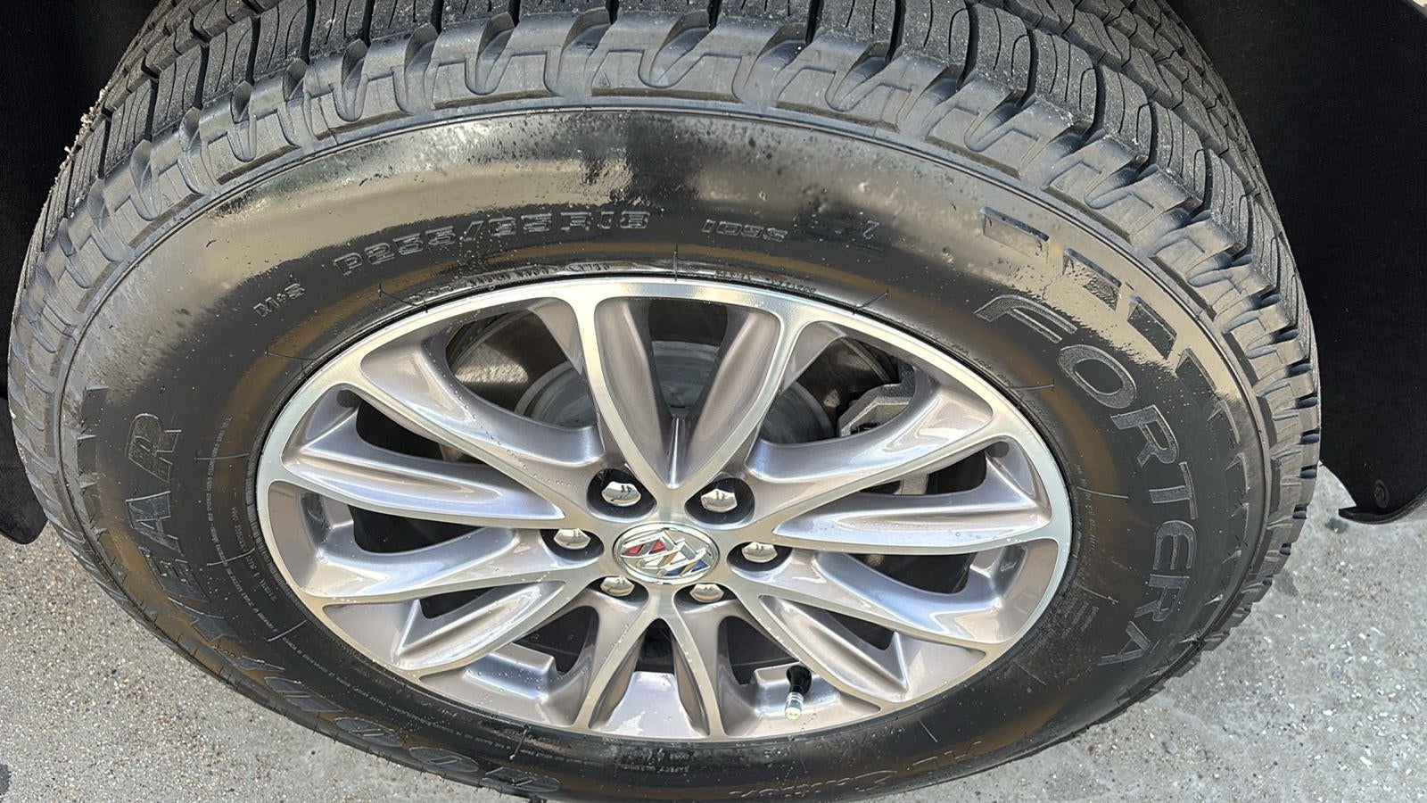 2023 Buick Enclave Essence