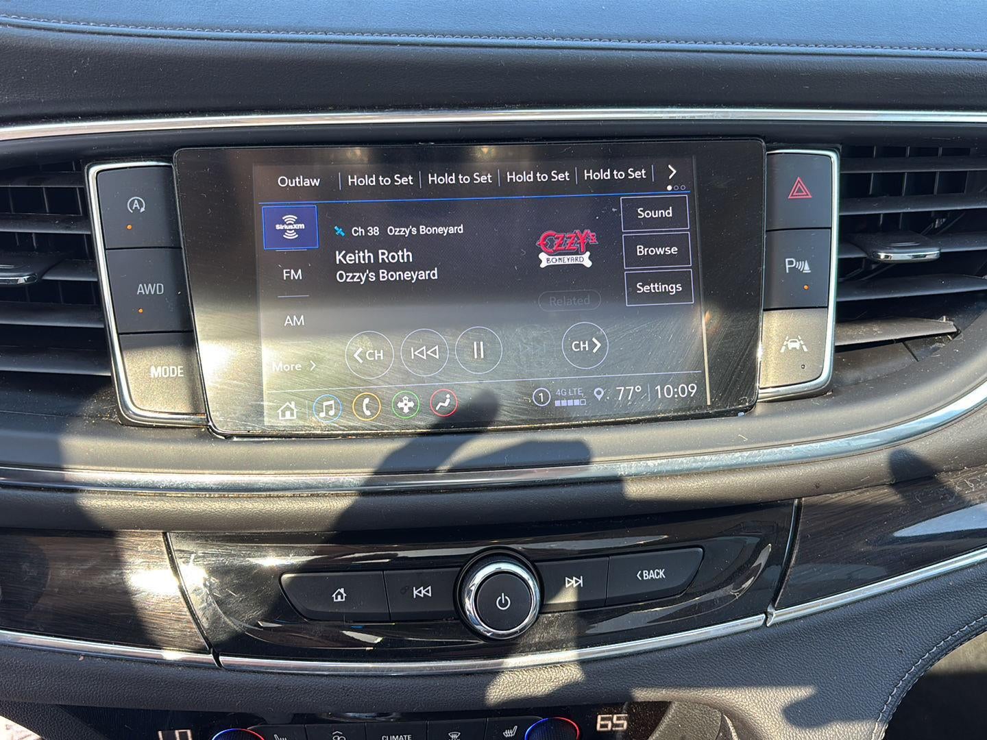 2023 Buick Enclave Essence