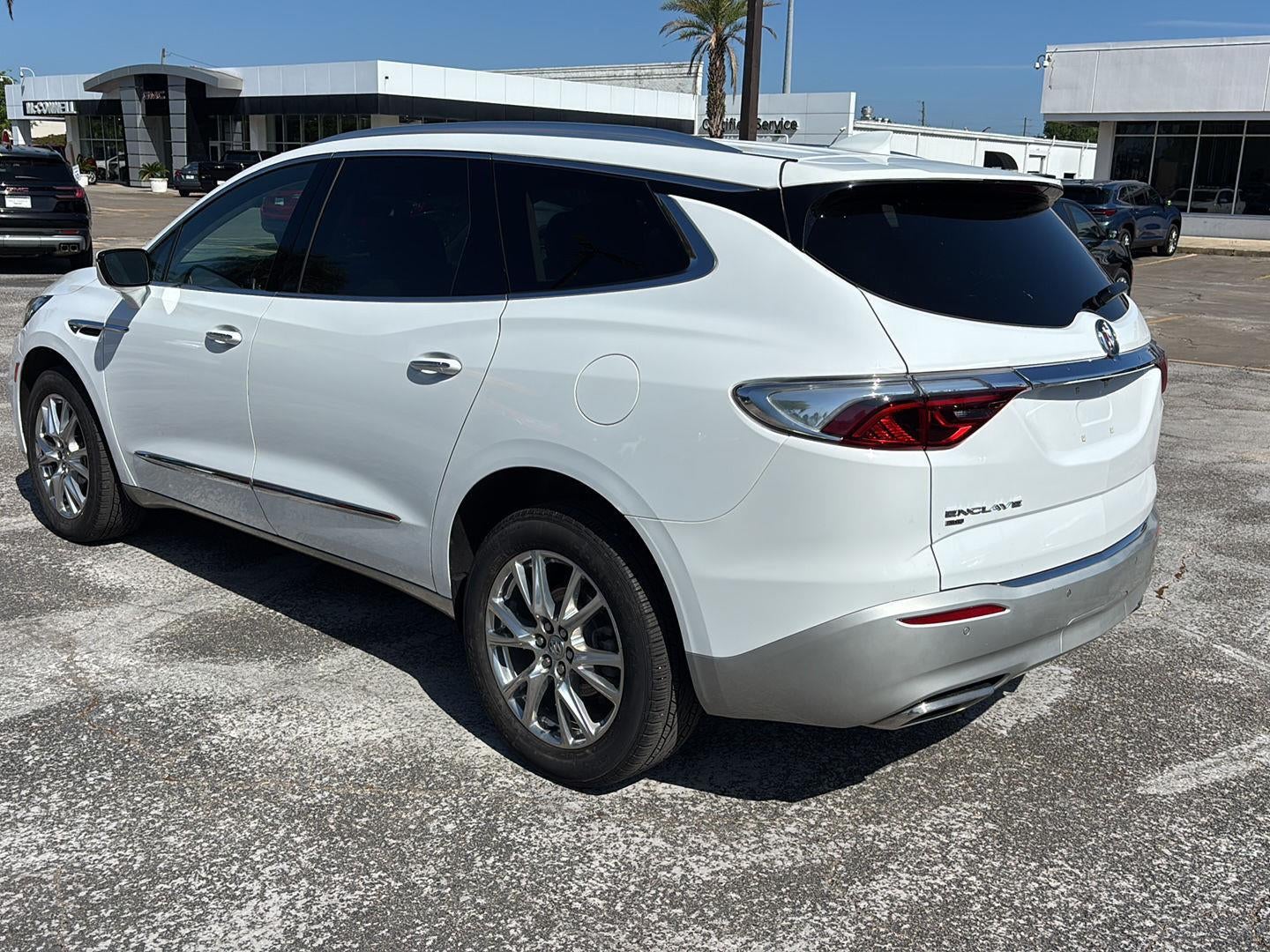 2023 Buick Enclave Essence