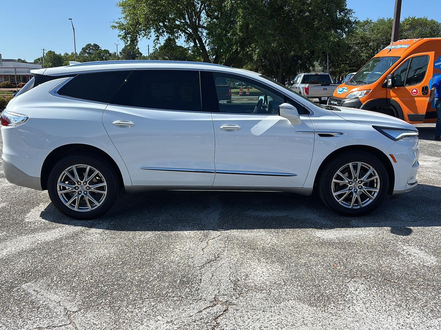 2023 Buick Enclave Essence