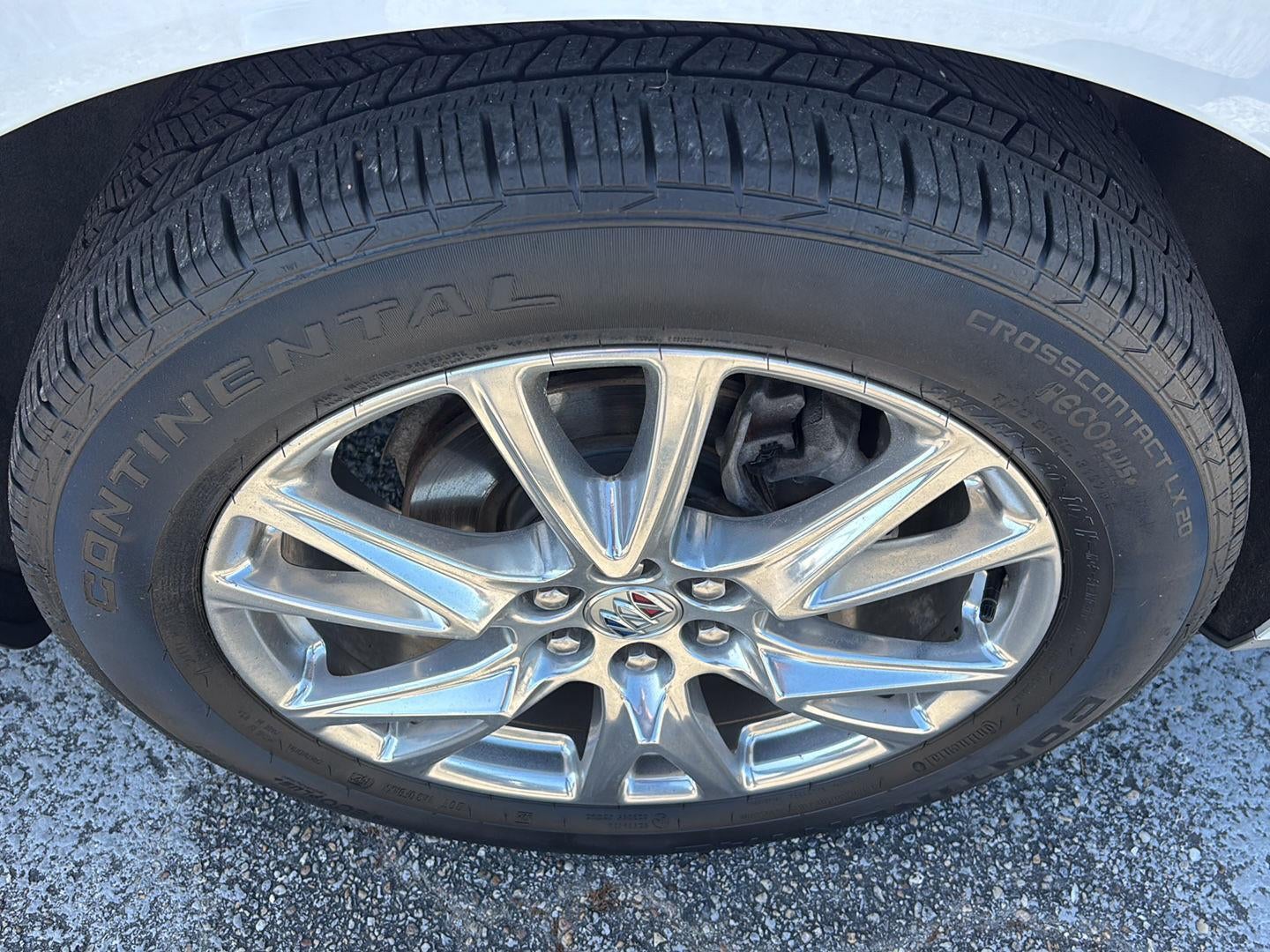 2023 Buick Enclave Essence