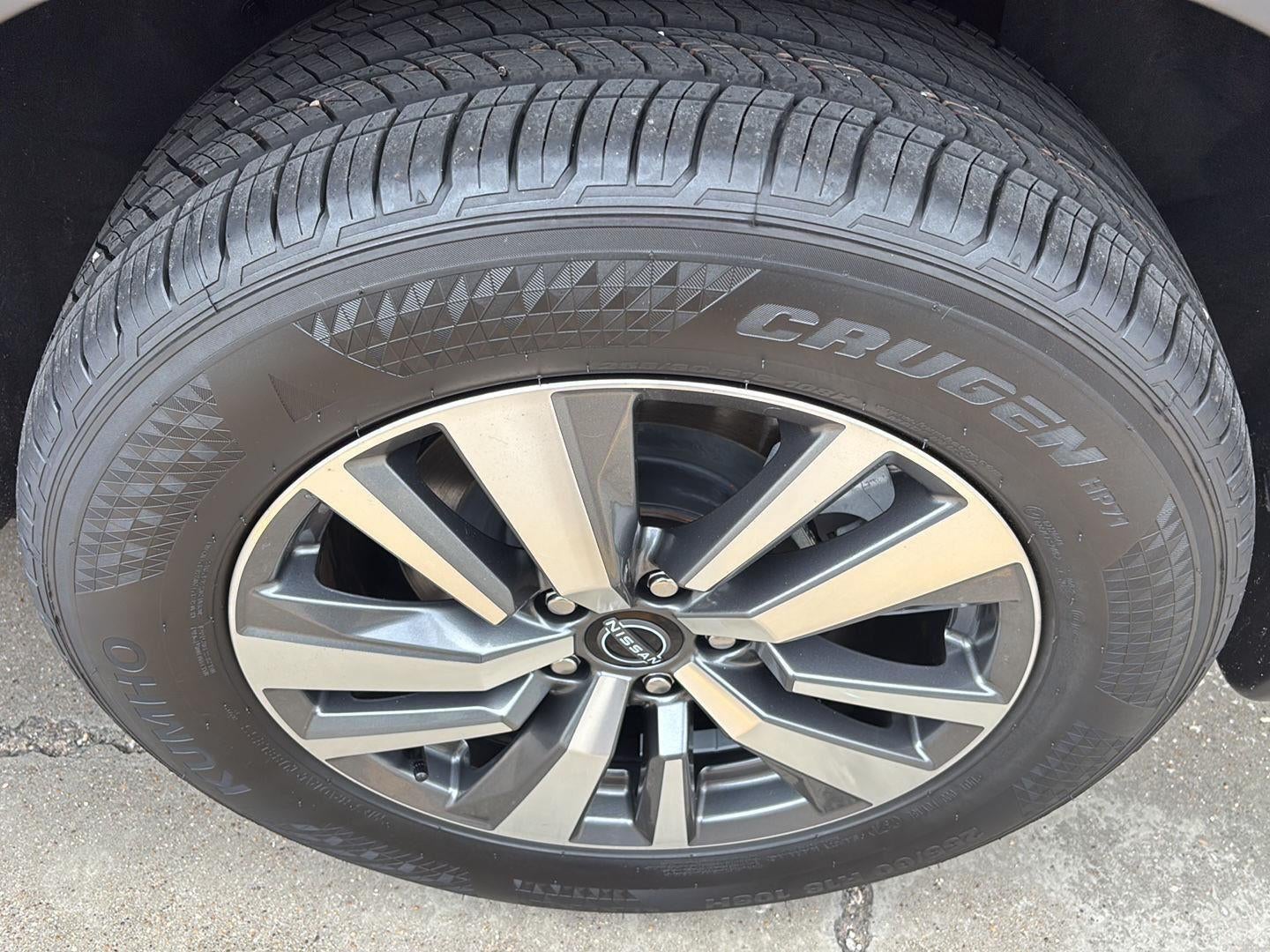 2024 Nissan Pathfinder SL