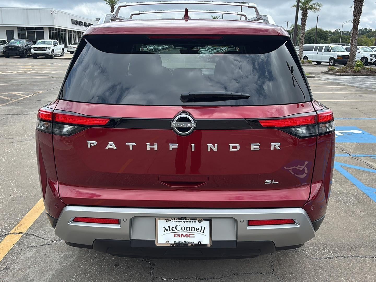 2024 Nissan Pathfinder SL