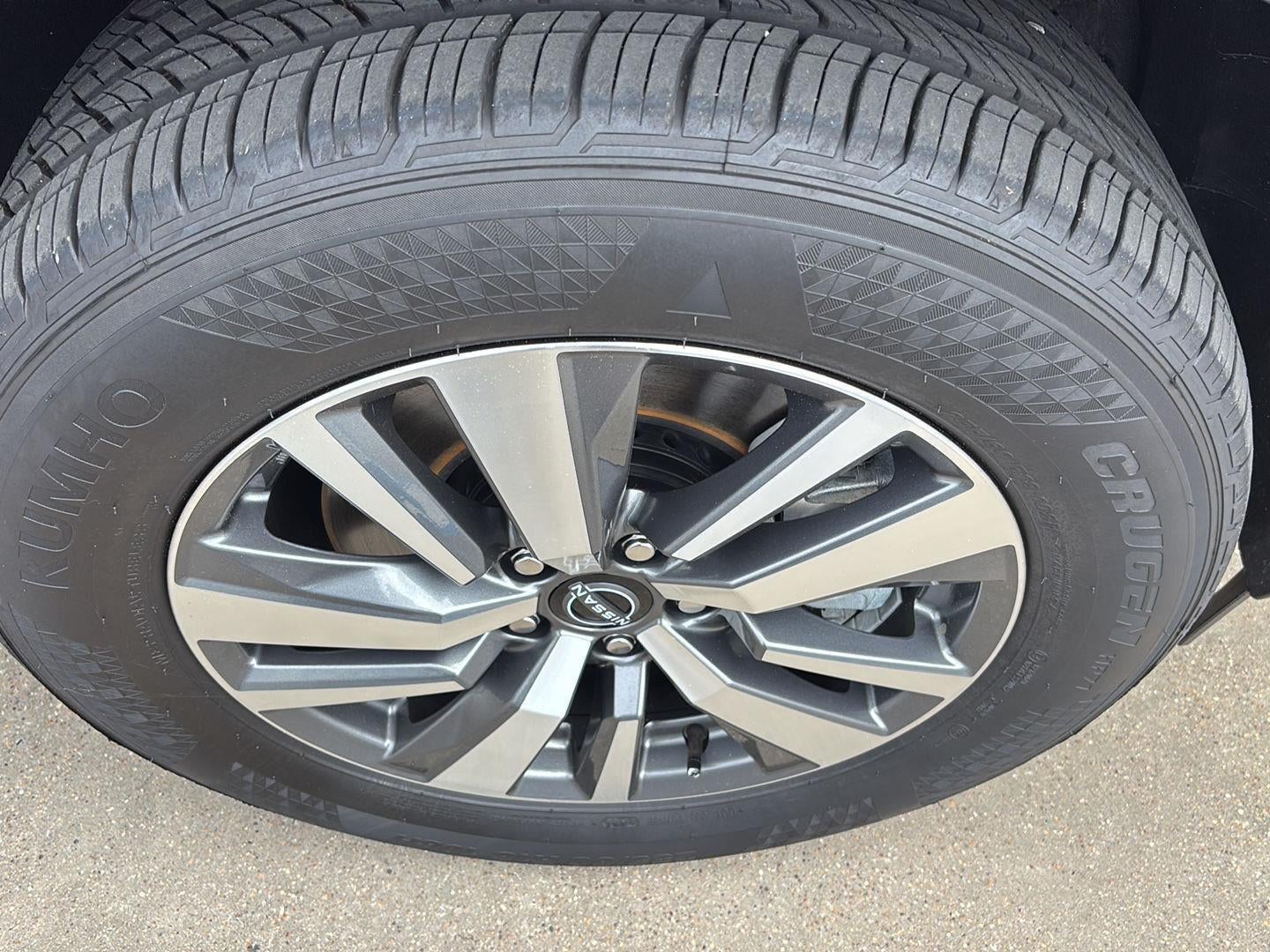 2024 Nissan Pathfinder SL