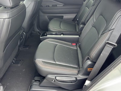 2025 Nissan Pathfinder SL FWD