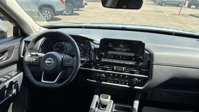 2025 Nissan Pathfinder SL FWD