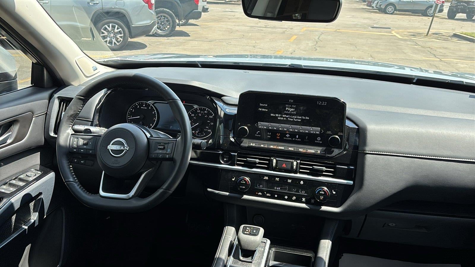 2025 Nissan Pathfinder SL FWD