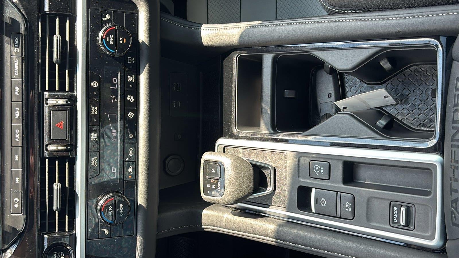 2025 Nissan Pathfinder SL FWD