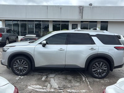 2025 Nissan Pathfinder SL FWD