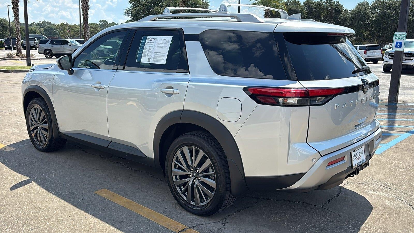 2025 Nissan Pathfinder SL FWD
