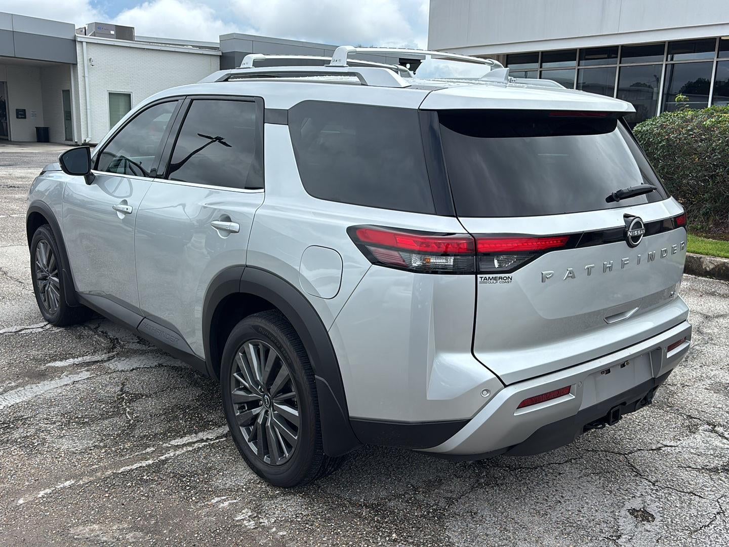 2025 Nissan Pathfinder SL FWD