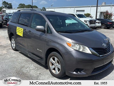 2016 Toyota Sienna LE AAS
