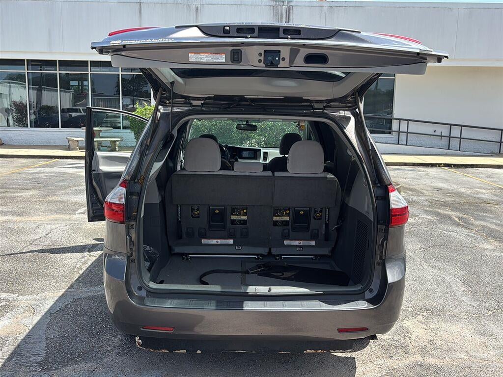 2016 Toyota Sienna LE AAS
