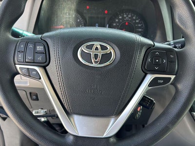 2016 Toyota Sienna LE AAS